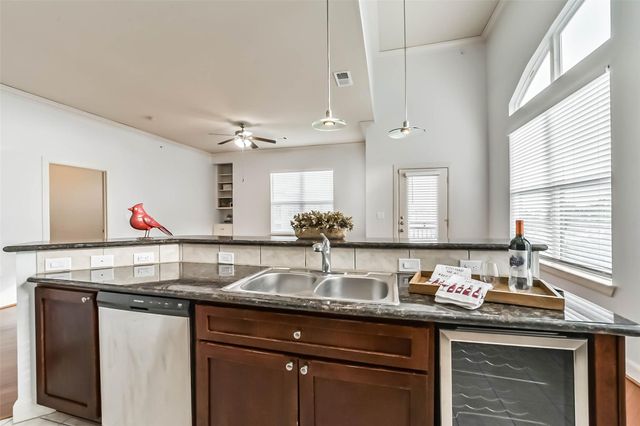 1010 Rosine Street 49, Houston, TX 77019