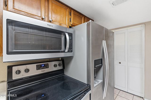 8888 N 47TH Avenue 220, Glendale, AZ 85302