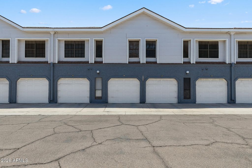 8888 N 47TH Avenue 220, Glendale, AZ 85302