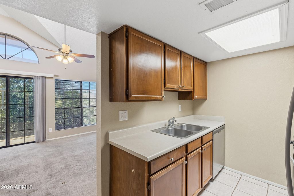 8888 N 47TH Avenue 220, Glendale, AZ 85302 — photo 3