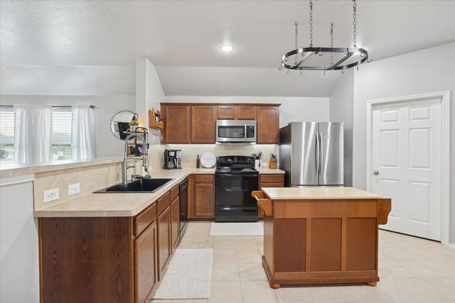 12418 Worthington Lane, Rhome, TX 76078