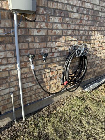 12418 Worthington Lane, Rhome, TX 76078