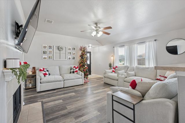 12418 Worthington Lane, Rhome, TX 76078