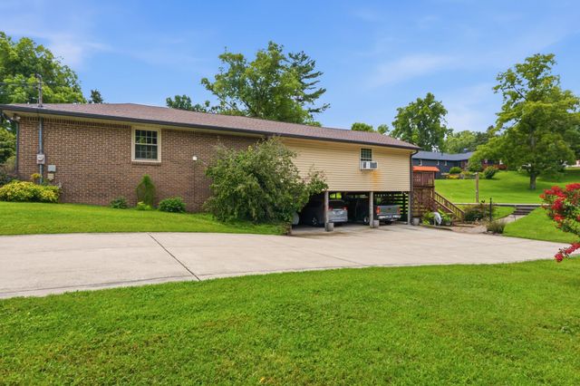 402 Ellington Dr, Franklin, TN 37064