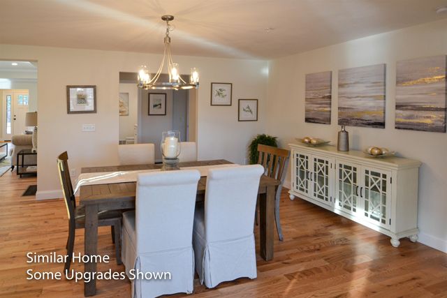 27 Edgewater Drive, Brentwood, NH 03833