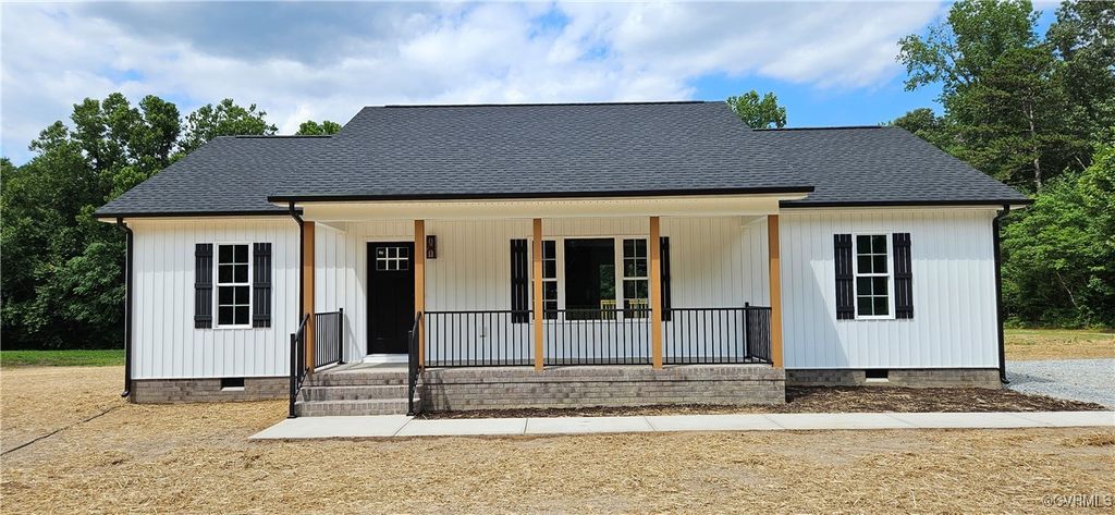 3 Johnville Rd, Dunnsville, VA 22454