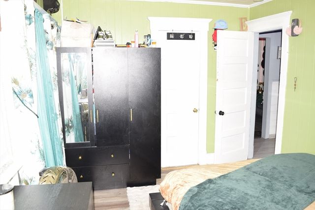 34 Ina St, Springfield, MA 01109