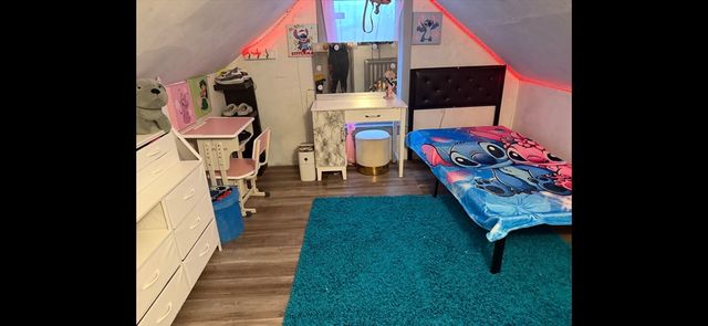 34 Ina St, Springfield, MA 01109