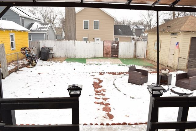 34 Ina St, Springfield, MA 01109