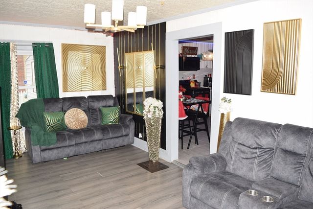 34 Ina St, Springfield, MA 01109