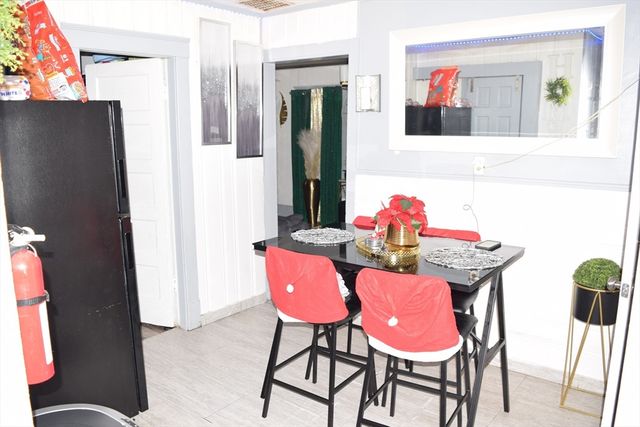 34 Ina St, Springfield, MA 01109