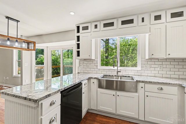 1540 Thornberry Road, Amelia, OH 45102