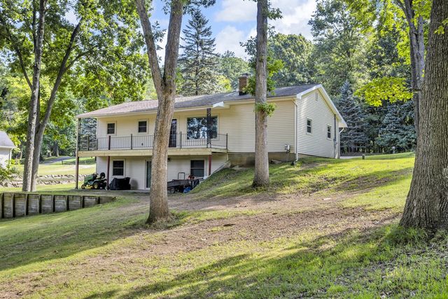 100 Southwood Drive, Jerome, MI 49249