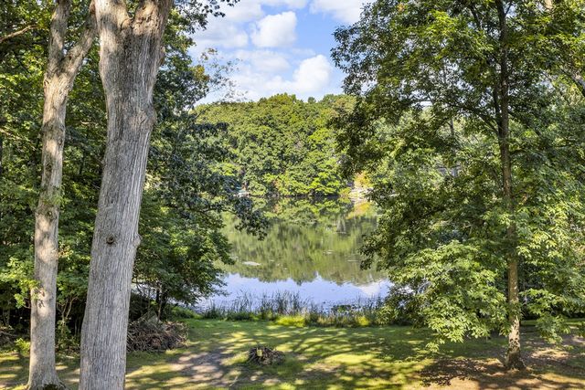 100 Southwood Drive, Jerome, MI 49249