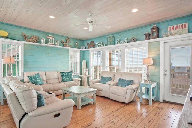 2525 S 11th St 61, Port Aransas, TX 78373