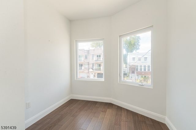 210 Nunda Ave, Jersey City, NJ 07306