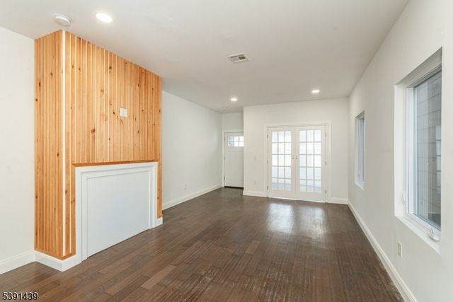 210 Nunda Ave, Jersey City, NJ 07306