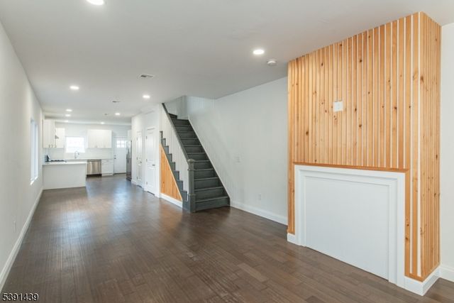 210 Nunda Ave, Jersey City, NJ 07306