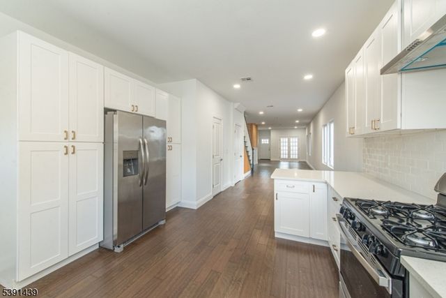 210 Nunda Ave, Jersey City, NJ 07306