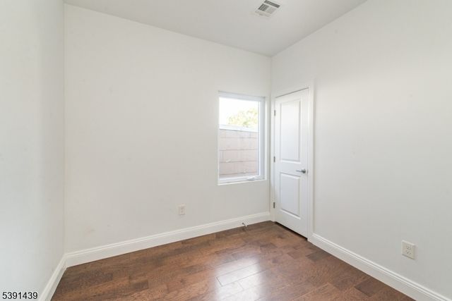 210 Nunda Ave, Jersey City, NJ 07306