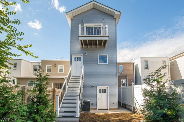 210 Nunda Ave, Jersey City, NJ 07306