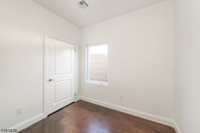 210 Nunda Ave, Jersey City, NJ 07306