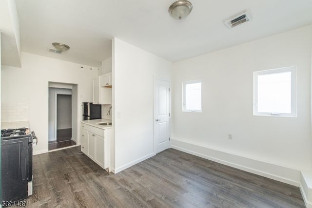 210 Nunda Ave, Jersey City, NJ 07306