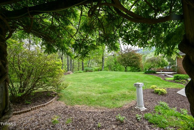 4 Sunset Drive, Lebanon, VA 24266