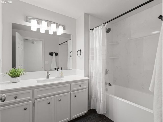 6271 TACK Ct, West Linn, OR 97068