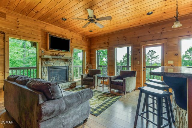 3719 Shadyview Ridge Road, Sevierville, TN 37876