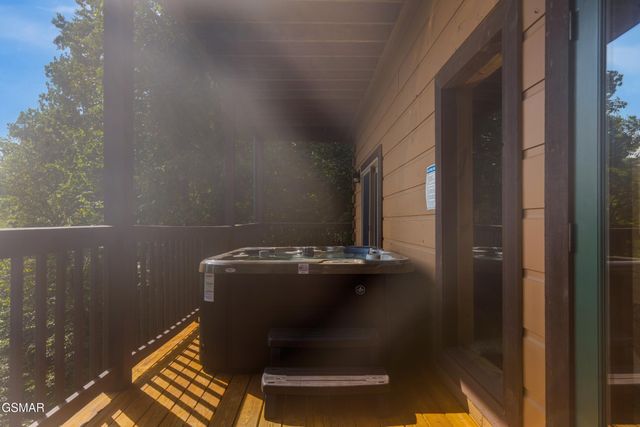 3719 Shadyview Ridge Road, Sevierville, TN 37876