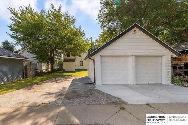 4716 N 31st Avenue, Omaha, NE 68111