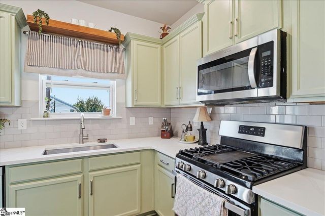 8 Garden Hill Road, Simpsonville, SC 29680