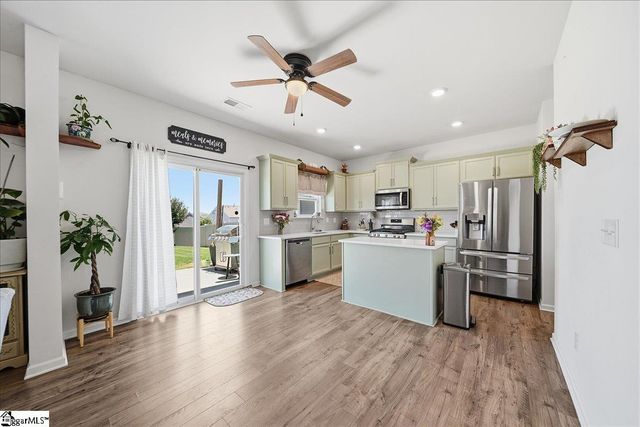 8 Garden Hill Road, Simpsonville, SC 29680