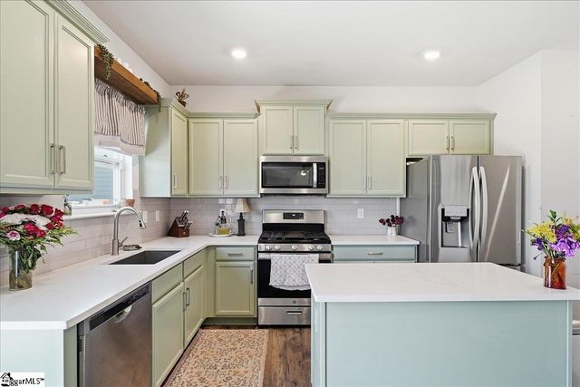 8 Garden Hill Road, Simpsonville, SC 29680