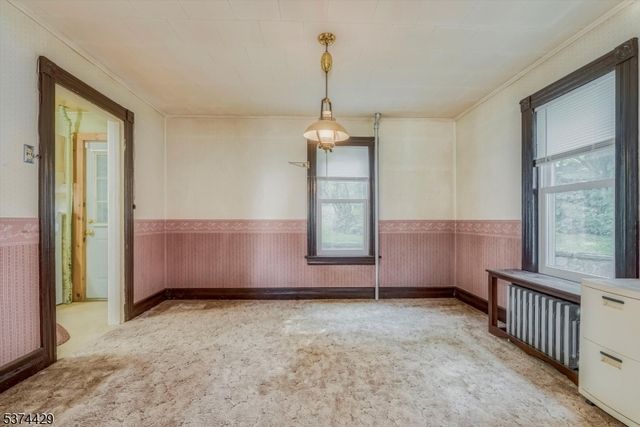 52 Lawnwood Anx, Newton Town, NJ 07860