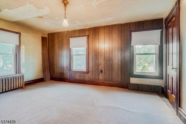 52 Lawnwood Anx, Newton Town, NJ 07860