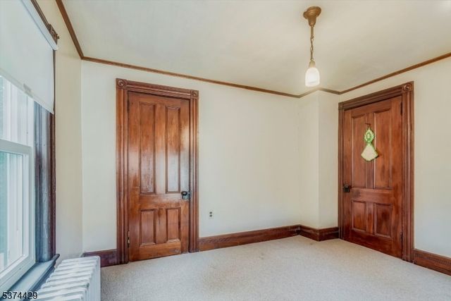 52 Lawnwood Anx, Newton Town, NJ 07860