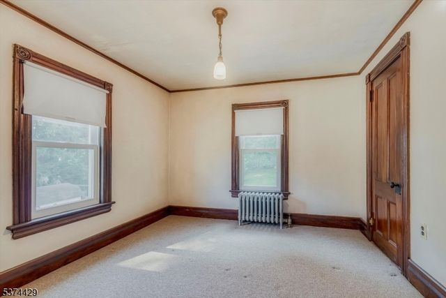 52 Lawnwood Anx, Newton Town, NJ 07860