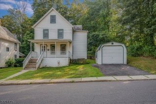 52 Lawnwood Anx, Newton Town, NJ 07860