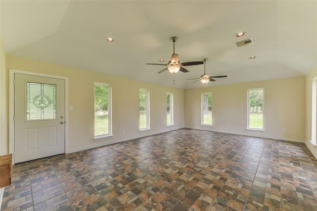 2360 Cr2071, Hull, TX 77564