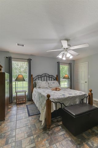 2360 Cr2071, Hull, TX 77564