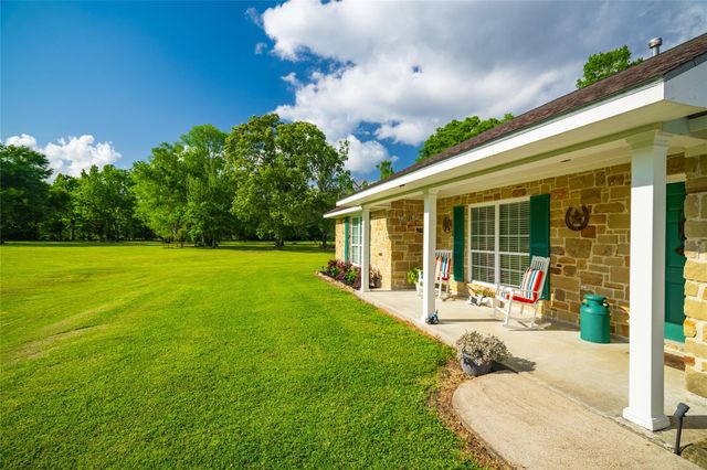 2360 Cr2071, Hull, TX 77564