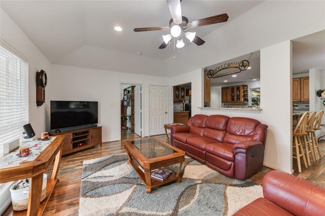 2360 Cr2071, Hull, TX 77564