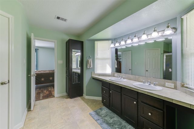 2360 Cr2071, Hull, TX 77564