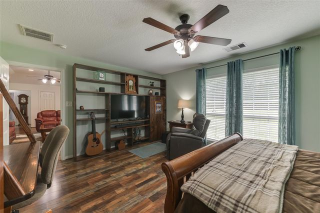2360 Cr2071, Hull, TX 77564