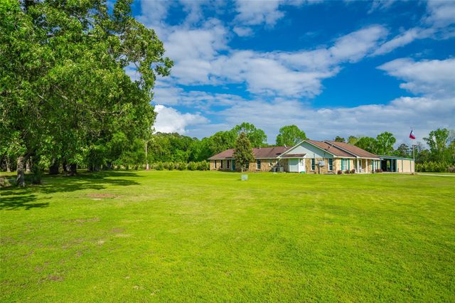 2360 Cr2071, Hull, TX 77564