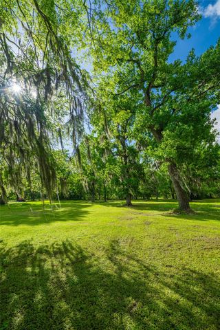 2360 Cr2071, Hull, TX 77564