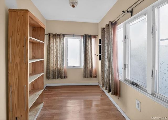 40 MCLAUGHLIN Street, Staten Island, NY 10305