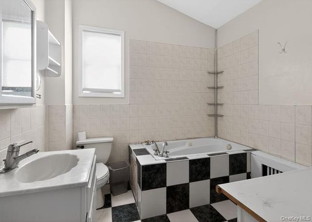 40 MCLAUGHLIN Street, Staten Island, NY 10305